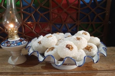 باسلوق گردویی طعم سنتی ایران در یک دسر خوشمزه