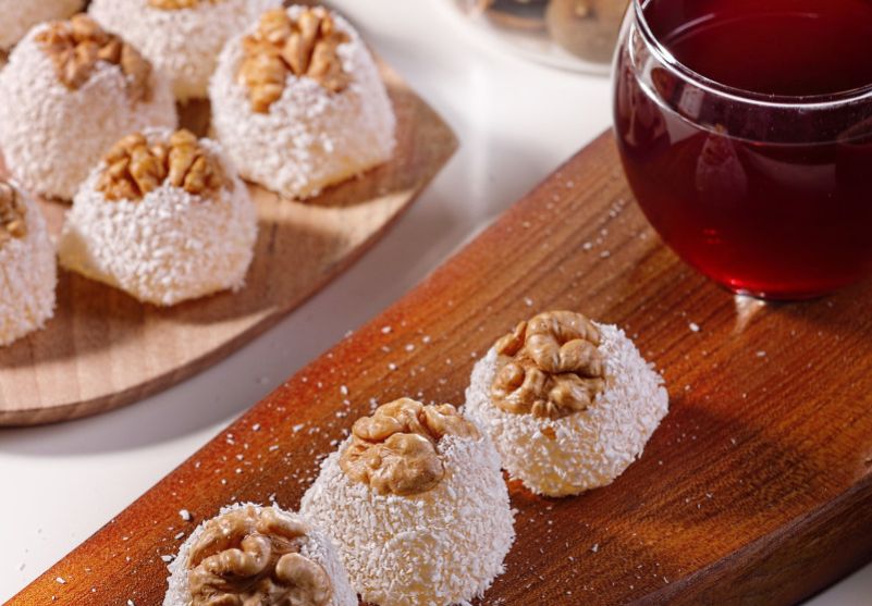 باسلوق گردویی یک دسر سنتی که همیشه طرفدار دارد