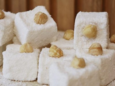 چطور شیرینی لوکوم را با طعم‌های مختلف تهیه کنیم؟