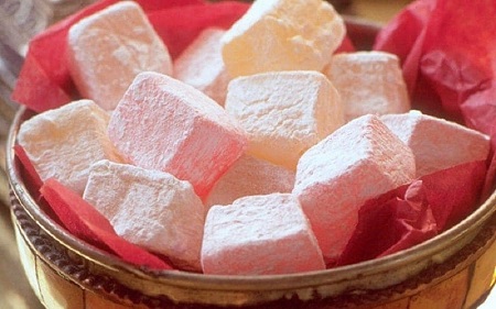 اهمیت خرید عمده شیرینی لوکوم