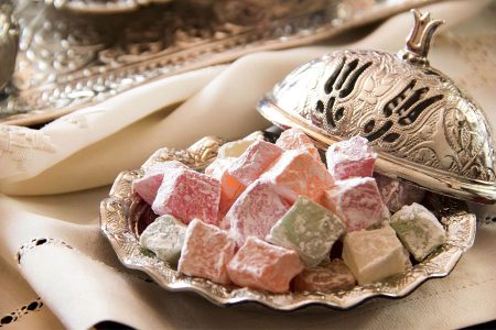 خرید عمده شیرینی لوکوم قیمت مناسب و کیفیت بالا در تولیدی‌ها