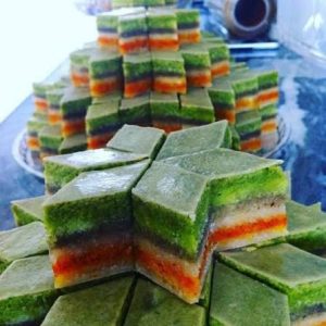 نکاتی که هنگام خرید شیرینی پرچمی باید بدانید