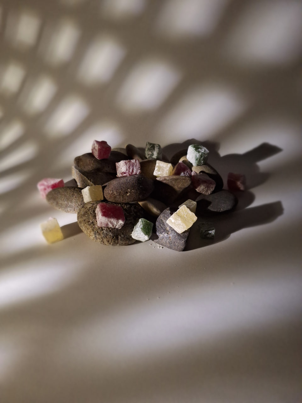 شیرینی شب یلدا با طعم سنتی چرا راحت‌الحلقوم عمده بهترین انتخاب برای فروش در شب یلداست؟